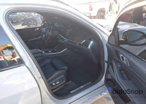 2024 BMW X5 Sdrive40I z USA, uszkodzony, nr VIN 5UX13EU00R9S78326